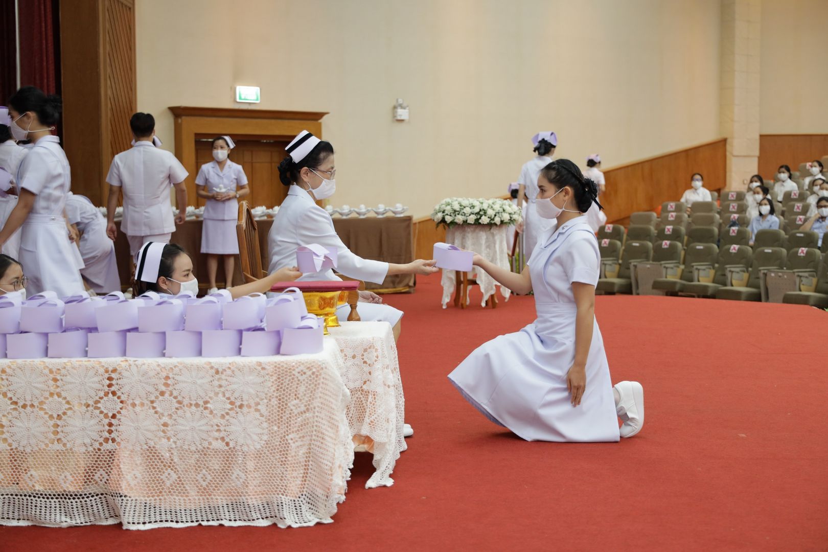 สำนักวิชาพยาบาลศาสตร์ จัดพิธีมอบหมวก ดวงประทีป และเข็มชั้นปี ประจำปี 2563