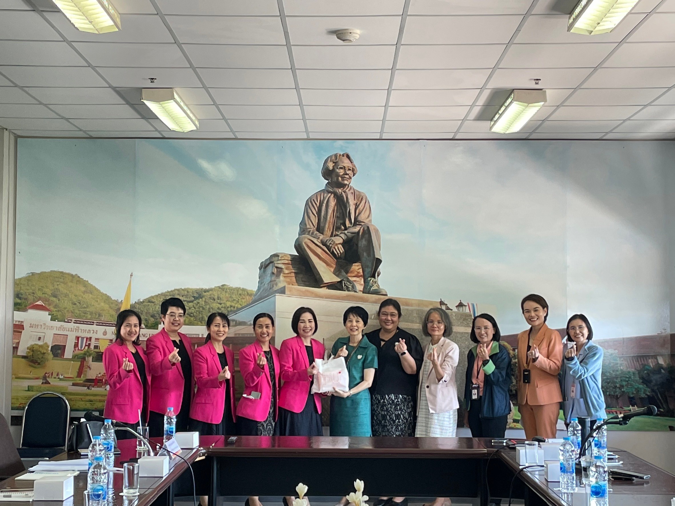 Boromarajonani College of Nursing, Phayao visited the School of Nursing, Mae Fah Luang University