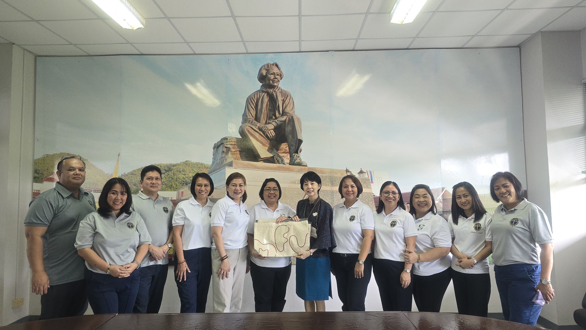 MFU School of Nursing welcomed the Dean and members of Nursing Council of San Pedro College School of Nursing, Philippines. 
