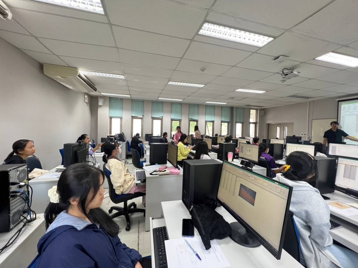 Computer Skills Program Workshop for Practical Nursing Students. กิจกรรมเสริมทักษะการใช้คอมพิวเตอร์สำหรับนักศึกษาผู้ช่วยพยาบาล