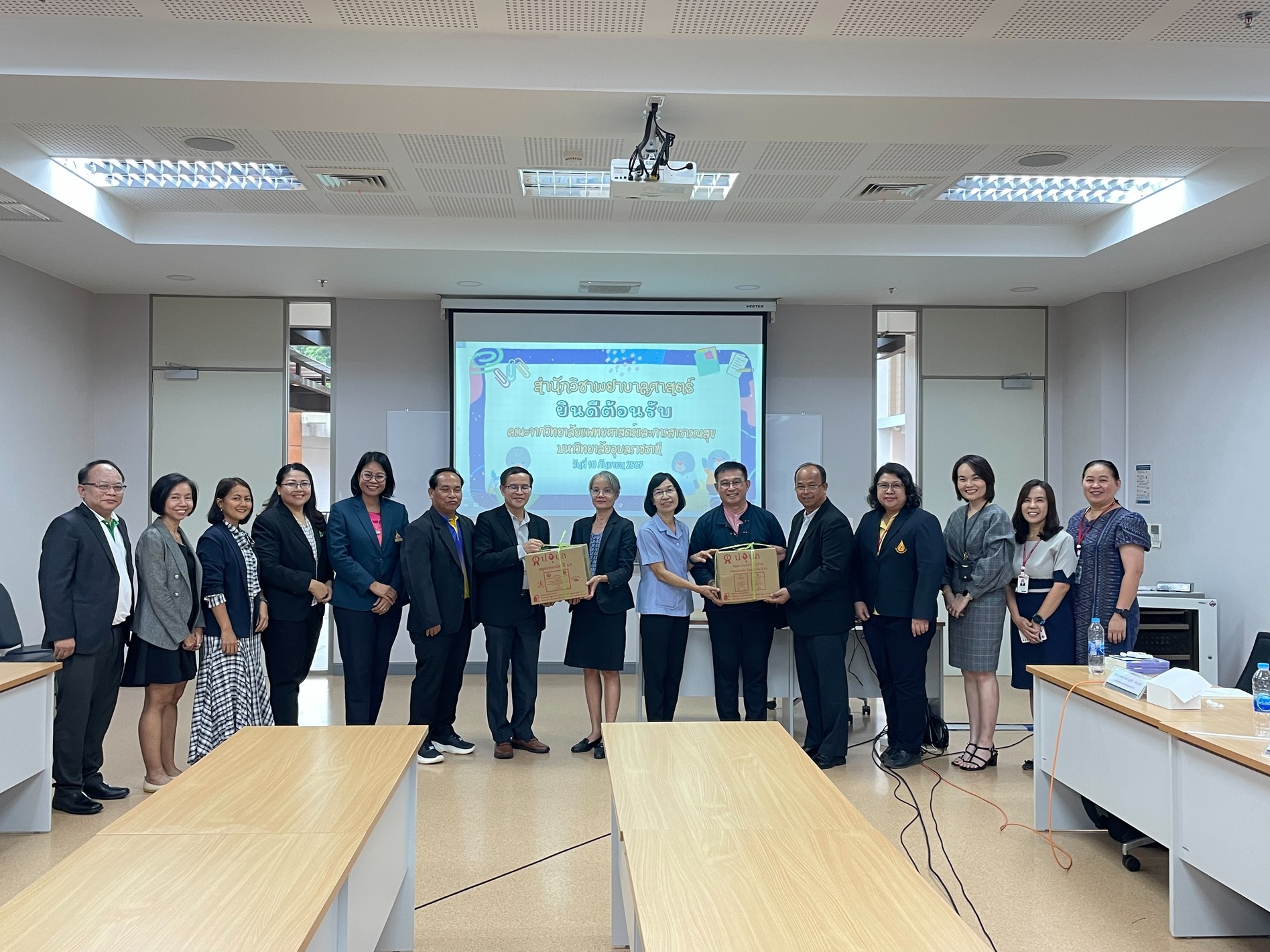 Ubon Ratchathani University and Mae Fah Luang University Collaborate in Public Health and Nursing Research Exchange