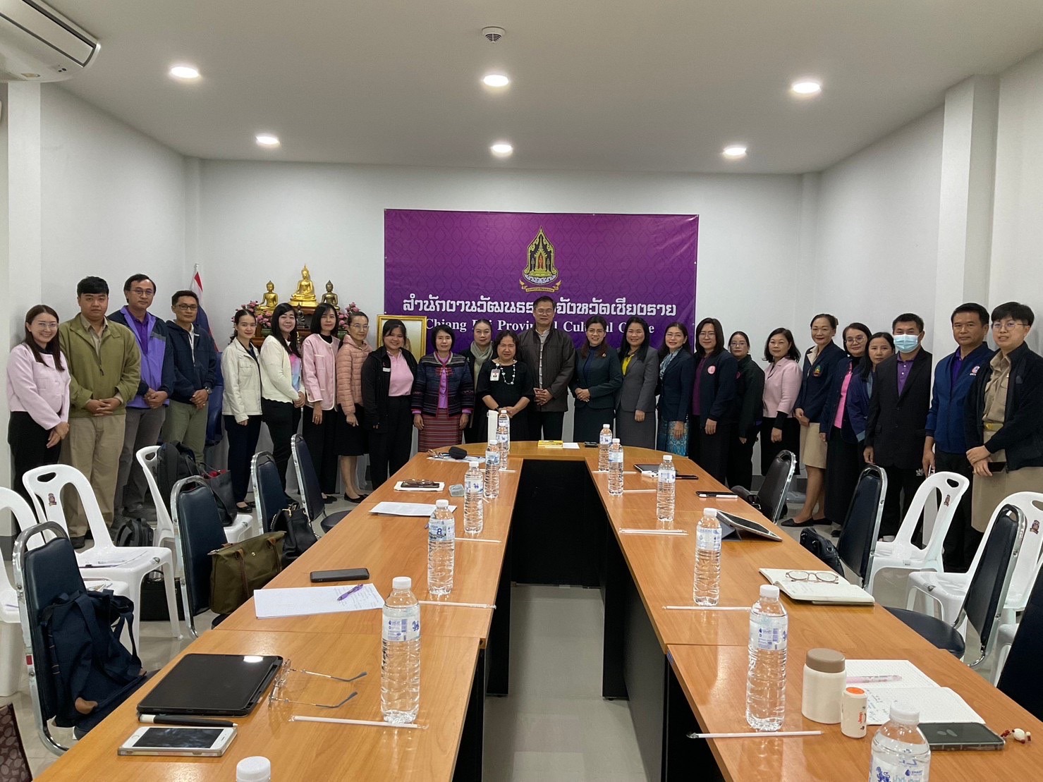 Asst. Prof. Onnalin Singkhorn invited representatives from government agencies to attend a meeting under the Positive Family Project for Chiang Rai Province in 2025 ผศ. อรนลิน สิงขรณ์ เชิญตัวแทนของส่วนราชการร่วมประชุมวางแผนโครงการครอบครัวพลังบวก