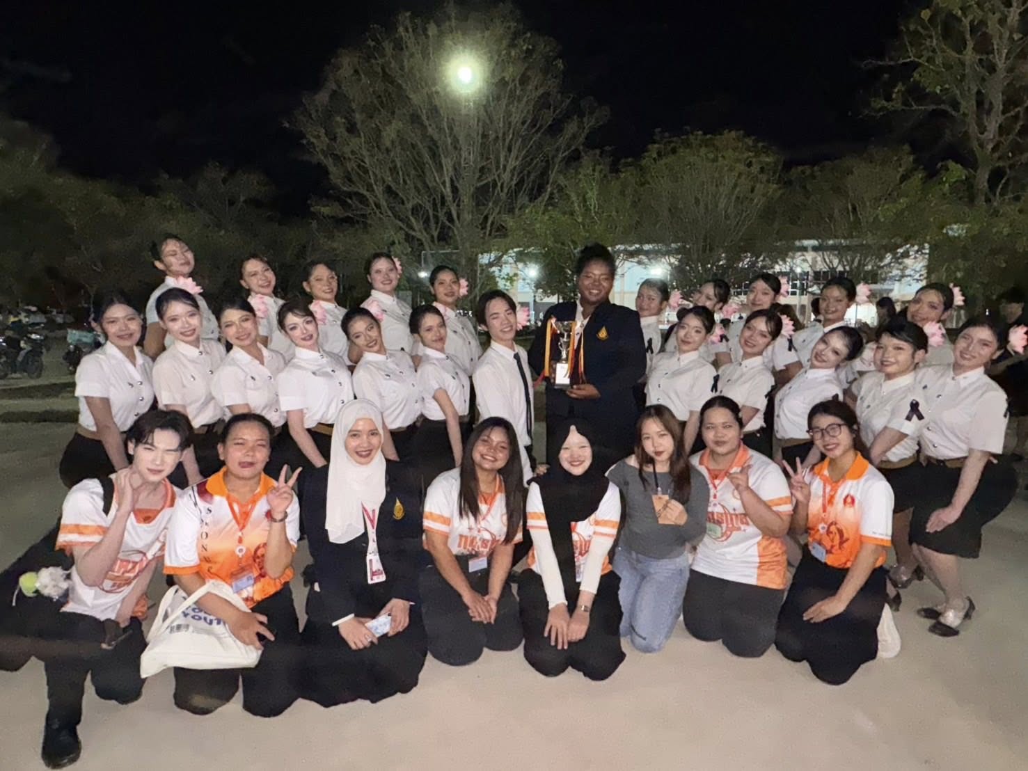 ผู้นำเชียร์สำนักวิชาพยาบาลศาสตร์ คว้ารางวัลรองชนะเลิศอันดับ 1 การแข่งขันผู้นำเชียร์ มหกรรมกีฬาลูกแม่ฟ้าชิงธง ประจำปี 2569/The cheerleading team of the School of Nursing was awarded First Runner-up in the Cheerleading Competition