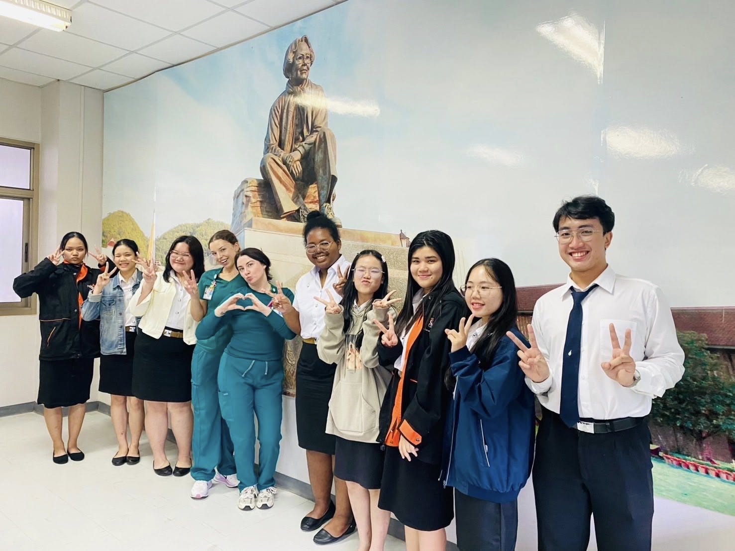 สโมสรนักศึกษาสำนักวิชาพยาบาลศาสตร์ จัดกิจกรรม Student Club Exchange Dialogue กับนักศึกษาพยาบาลจาก Oregon Health & Science University School of Nursing, USA/The Student Club organized the 