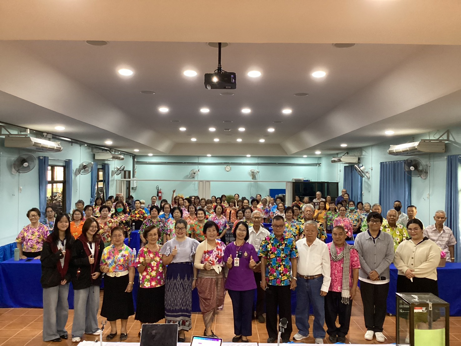 โครงการแพทย์อาสาฯ จัดกิจกรรมส่งเสริมสุขภาพและสิทธิผู้สูงอายุ สร้างคุณภาพชีวิตที่ยั่งยืนในชุมชนแม่ข้าวต้ม/Princess Mother's Medical Volunteer Promotes Health and Legal Awareness for the Elderly in Mae Khao Tom Community for Sustainable Well-being