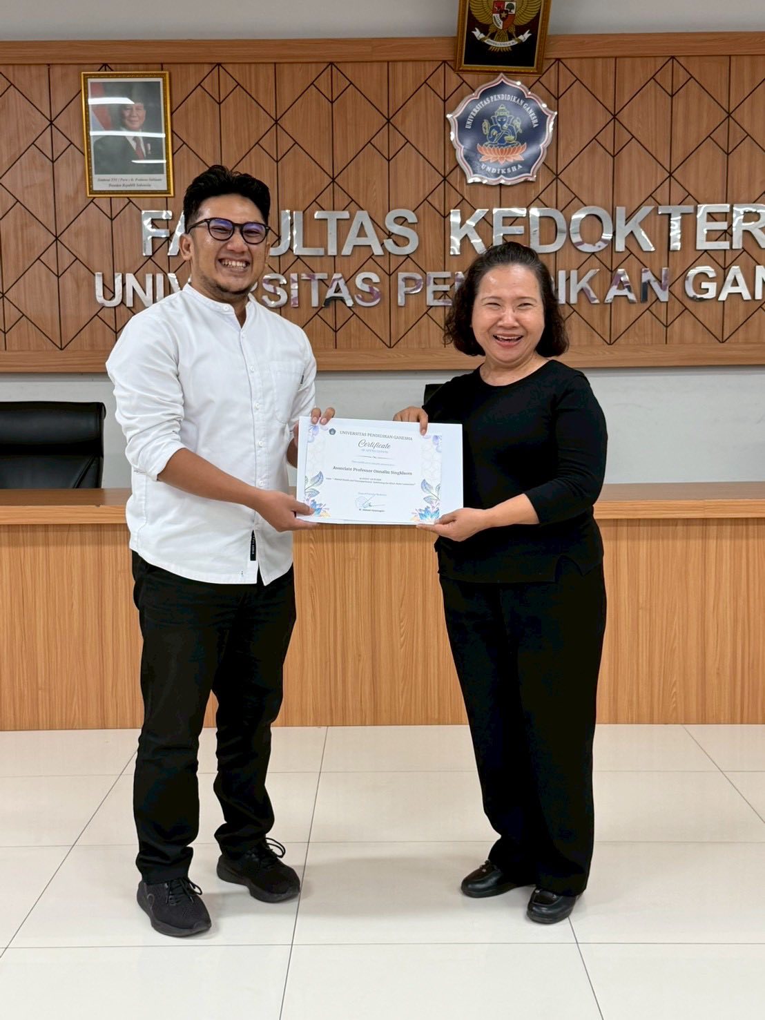 รองศาสตราจารย์ อรนลิน สิงขรณ์ บรรยายพิเศษด้านสุขภาพจิตและประสาทจิตเวช ณ Universitas Pendidikan Indonesia/Associate Professor Onnalin Singkhorn Delivers Special Lecture on Mental Health and Neuropsychiatry at Universitas Pendidikan Indonesia