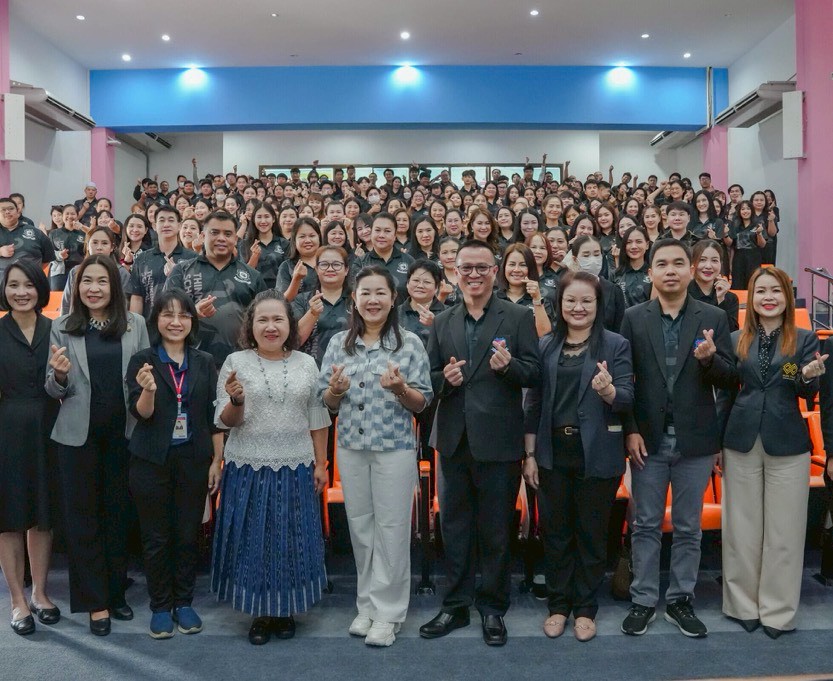 รศ.อรนลิน สิงขรณ์ และผศ. ดร.นภมณ พุ่มโสภา ได้รับเกียรติเป็นวิทยากรในโครงการพัฒนาศักยภาพบุคลากร/Assoc. Prof. Onnalin Singkhorn and Asst. Prof. Dr. Napamon Pomsopa were invited as keynote speakers for the Human Resource Capacity Development Project