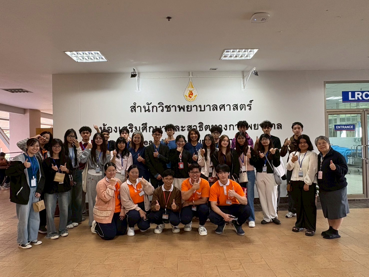 สำนักวิชาพยาบาลศาสตร์ มฟล. ต้อนรับนักเรียนเมียนมา ศึกษาดูงานห้องปฏิบัติการพยาบาล/School of Nursing, MFU welcomed high school students from Myanmar for a Study Tour at the Nursing Resource Center (LRC)