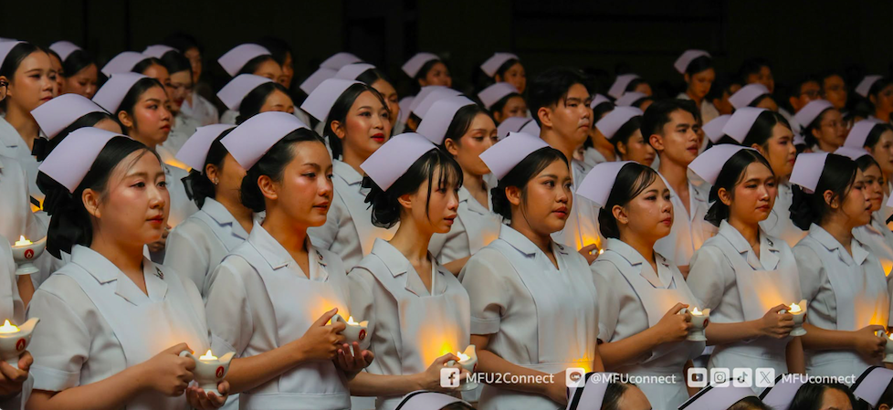 สำนักวิชาพยาบาลศาสตร์ มฟล. จัดพิธีมอบหมวก ดวงประทีปและเข็มชั้นปี แก่นักศึกษาพยาบาล ประจำปีการศึกษา 2569/School of Nursing Hosts Capping, Light, and Badge Pinning Ceremony for Academic Year 2026