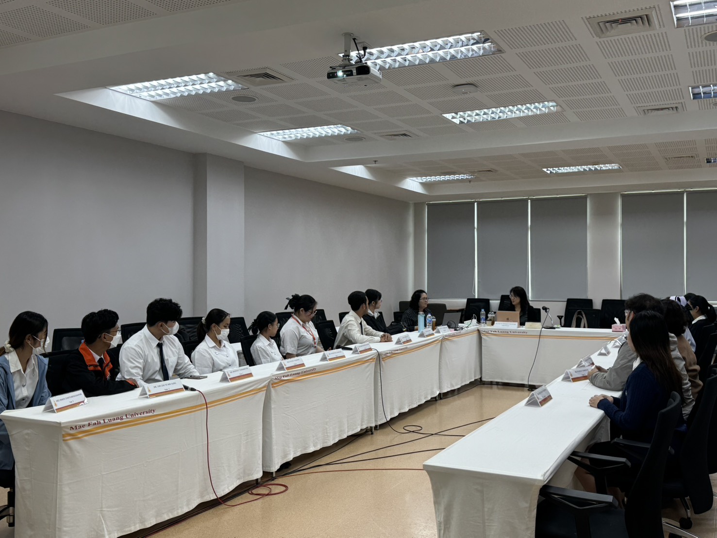 สำนักวิชาพยาบาลศาสตร์ มฟล. ต้อนรับคณะกรรมการประเมิน AUN-QA มุ่งยกระดับคุณภาพหลักสูตรสู่มาตรฐานอาเซียน/MFU School of Nursing Welcomes AUN-QA Assessment Panel to Advance Program Quality Toward ASEAN Standards