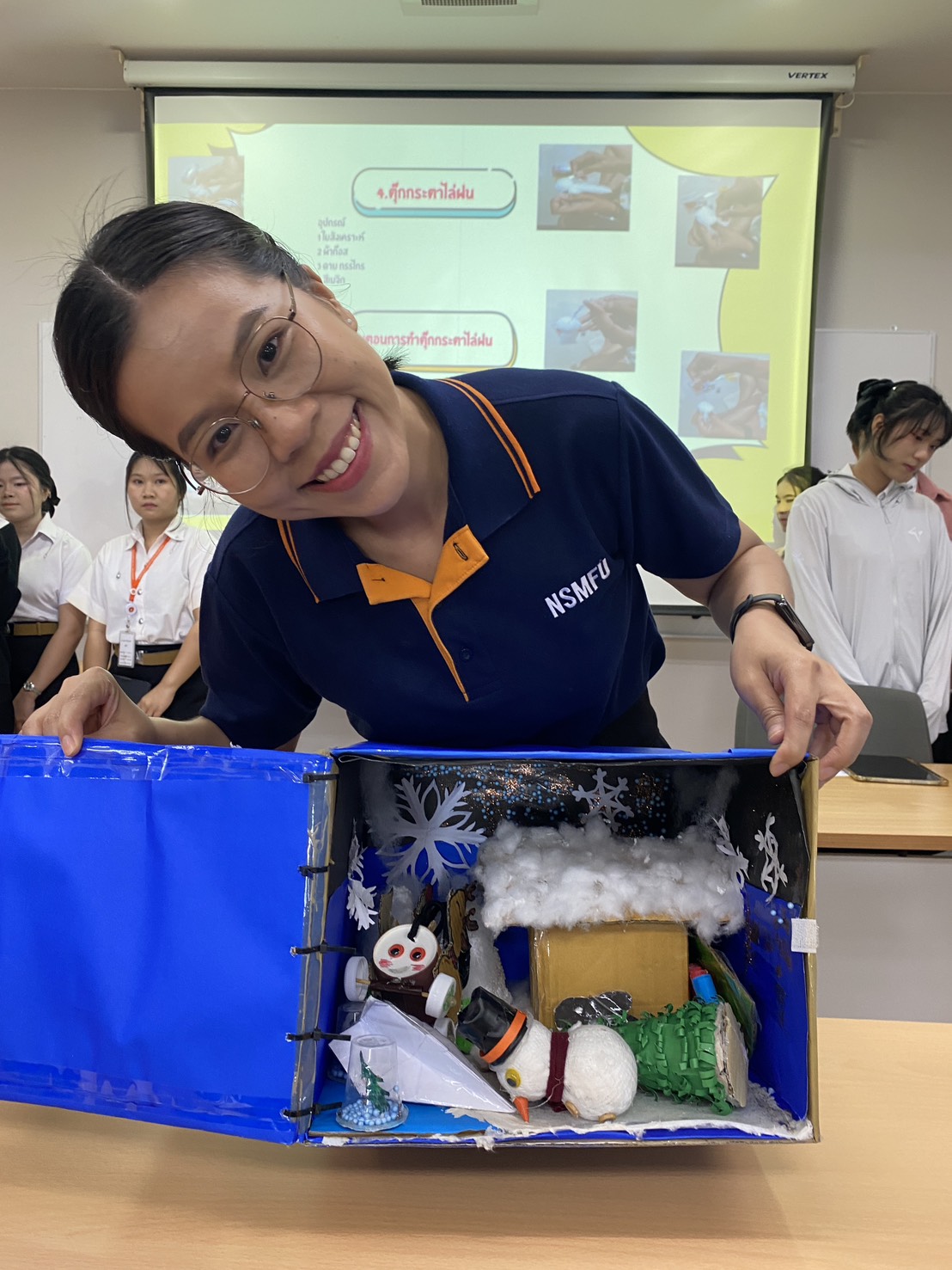 นักศึกษาผู้ช่วยพยาบาลสร้างสรรค์นวัตกรรมของเล่น ส่งเสริมการเรียนรู้และพัฒนาการเด็ก/Practical Nursing Students Create Innovative Toys to Support Child Development